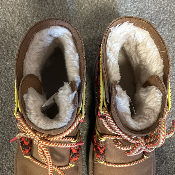 Women’s Ugg Boots - Picture 5 of 5